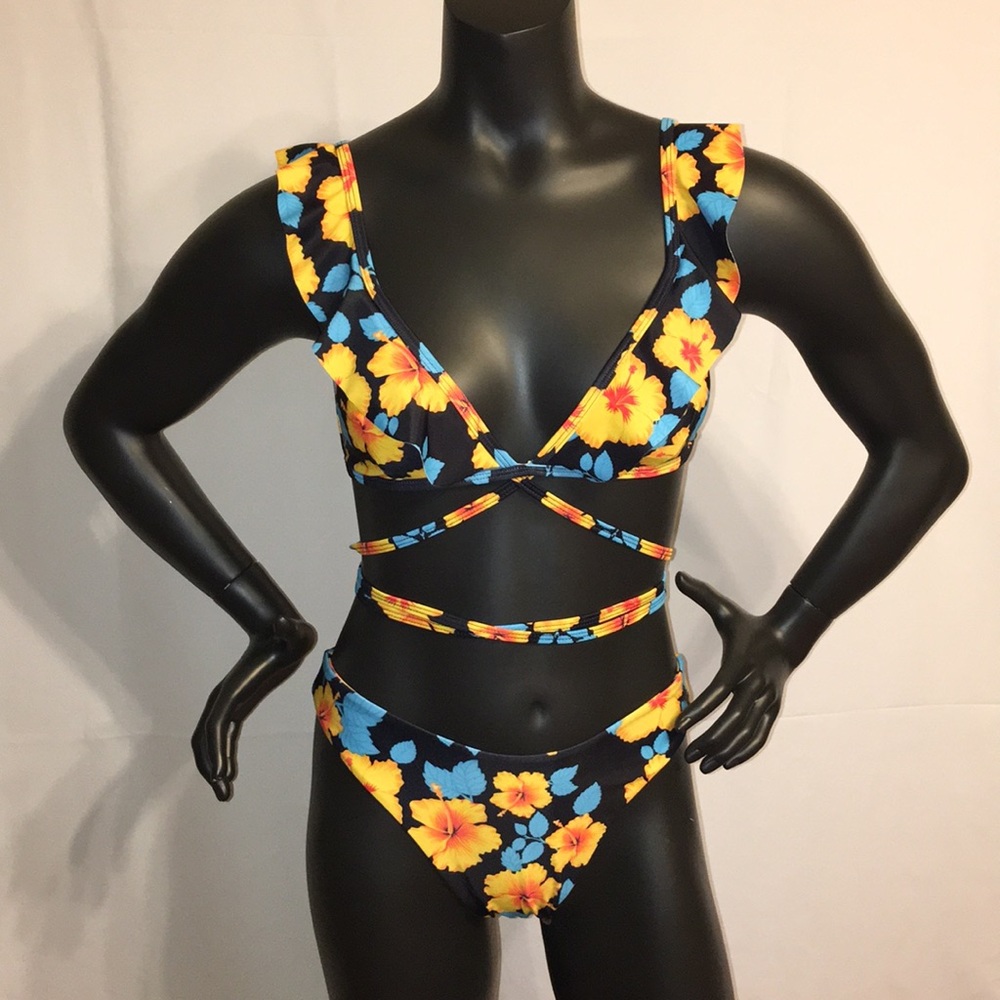NEW Floral Wrap Cheeky Bikini Set NWT Small